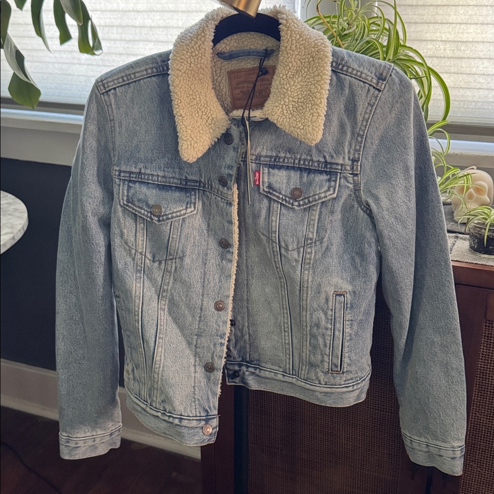 Levi's Light Blue Denim Jacket with Cream Sherpa Collar